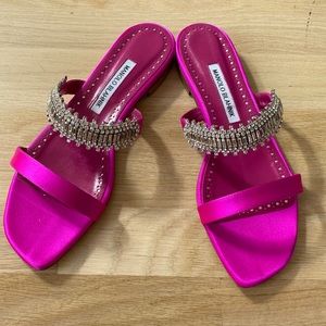 * SOLD* NWT Manolo Blahnik Sakina pink satin sandals